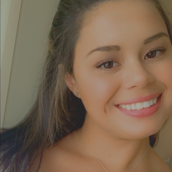 Meet your Posher, Amanda - Picture 1 of 1